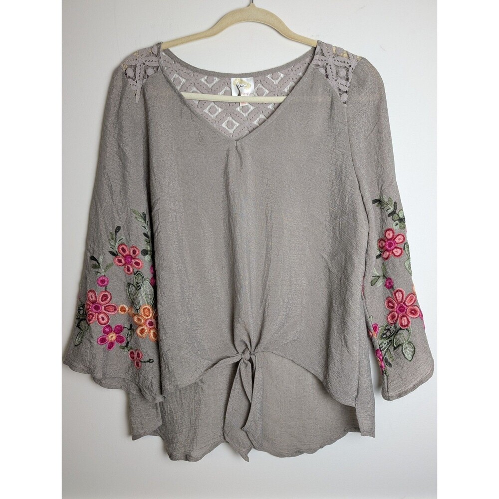 Anthropologie Fig and Flower Top Boho Floral Embroidered Bell Sleeve Size M